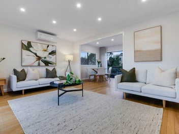 809 Reasons To Love Me