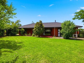 Perfect Blend of Character and Comfort!