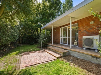 Smart, Sunny and Move in Ready!