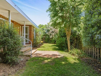 Smart, Sunny and Move in Ready!