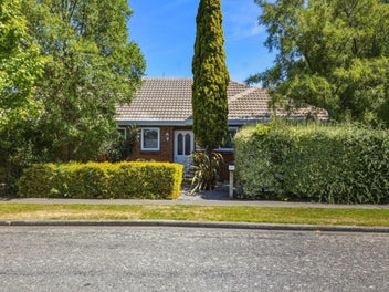 Smart, Sunny and Move in Ready!