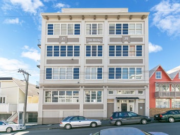 Mount Vic + Car Park + BEO $400K?!