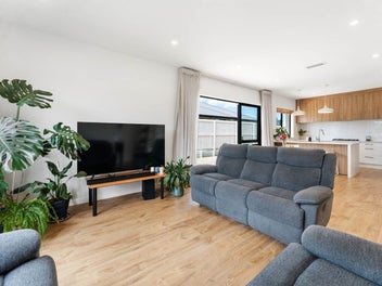 Exquisite Modern Living with Granny Potential