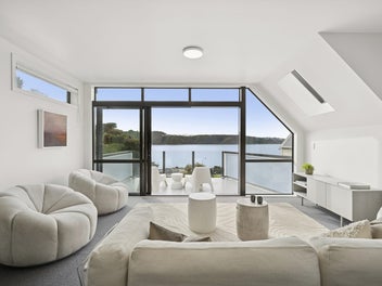 Your Sun-Soaked Seasider Awaits