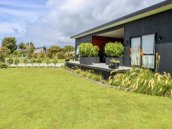 Contemporary coastal living in Carters Beach