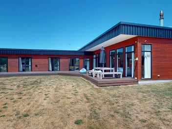 TRENDY ON MOWHIA | 10 MOWHIA GROVE | WAITARERE