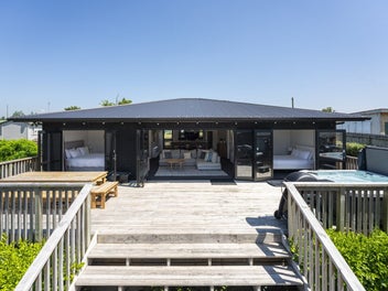 Modern, Easy-Living with a Boat Shed!