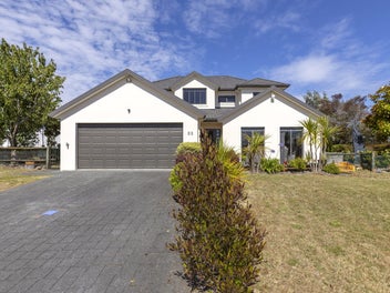 Perfect Holiday or Permanent Living