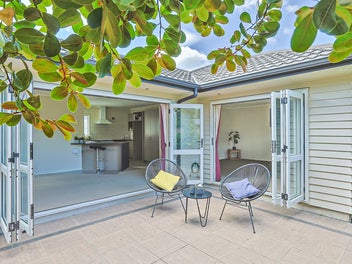 Secure and Sunny in Saint Leonards