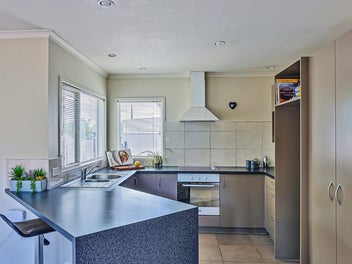 Secure and Sunny in Saint Leonards