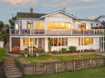 Family Home & Separate Section with Sea Views