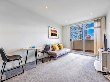 Perfect City Living Opposite Law School!