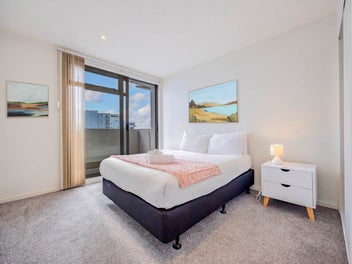 Perfect City Living Opposite Law School!