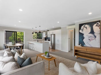 Simply Brilliant Coastal Treasure