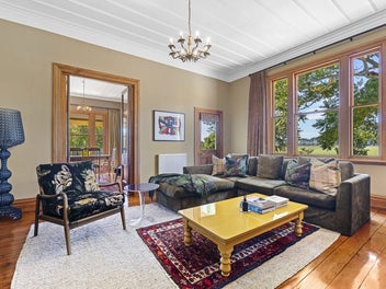 EXCEPTIONALLY CHARMING, CITY FRINGE