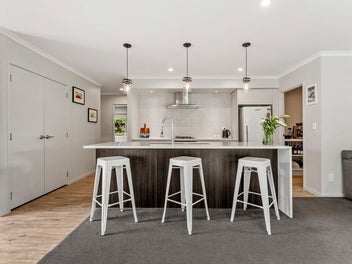 Solid, Single-Level & Easy to Love