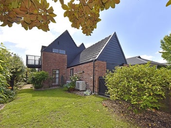 Unique townhouse in sought after school zones