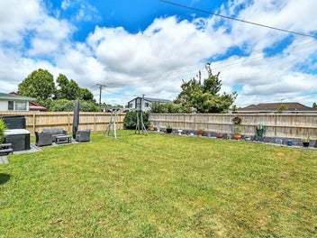 Classic Charm in a Prime Central Location!