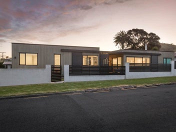 Modern Beach Living – North End