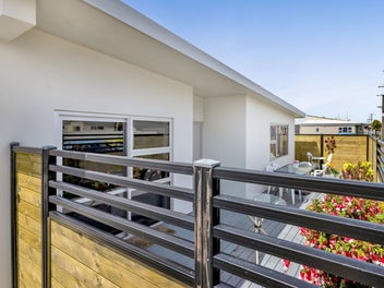 Near New 2-Bedroom Townhouse on Argyle St