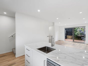 Stylish 2 bed homes near CBD!