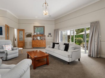 Elegant and timeless in Twelve Acre Wood