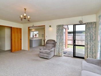 Expansive Easy-Care Living In Top Spot!