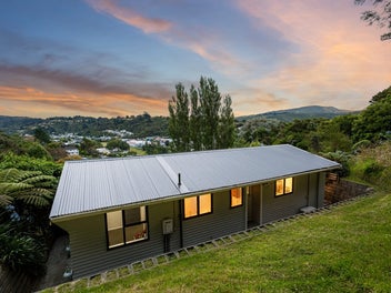 Under-Offer Elsewhere - Vendor Says Sell!