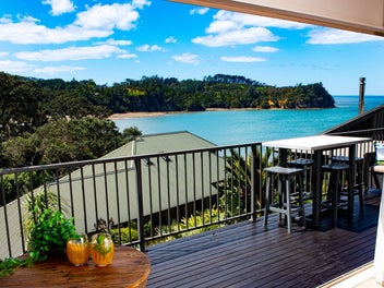 150 Steps To The Beach & With An Elevator