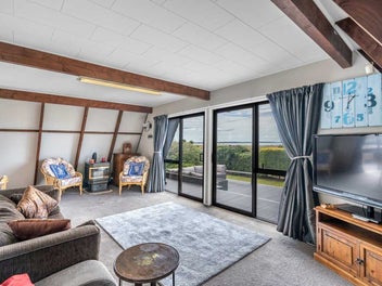 Breathtaking Waterfront Retreat .