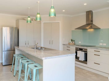 THIS IS THE FAMILY HOUSE YOU'VE BEEN LOOKING FOR!