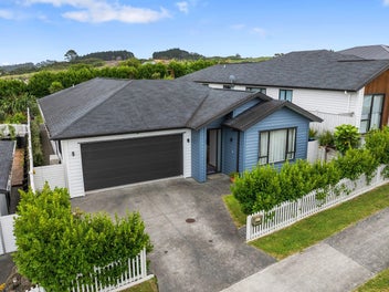 QUALITY, SPACIOUS FAMILY HOME + GRANNY FLATLET!