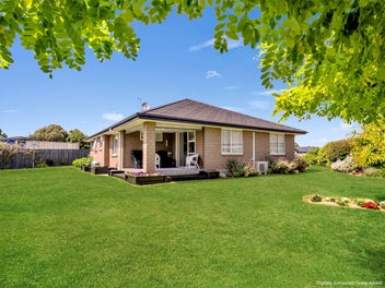 Contemporary Home With Room To Breathe!
