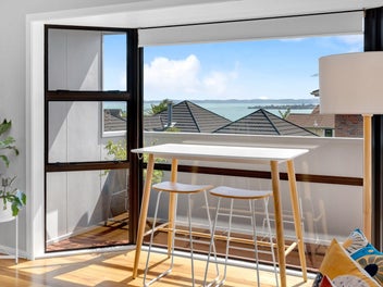 Sunny, Elevated Living with Sea Views –...