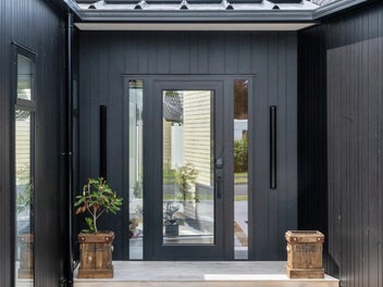 Bespoke Luxury Meets Architectural Brilliance