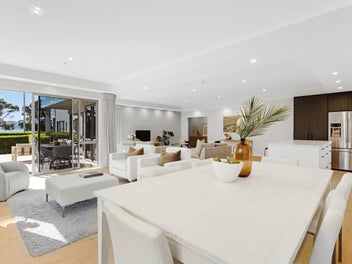 Waterfront Paradise in Kohimarama