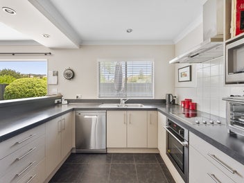 Low maintenance living, prime Taradale location