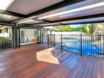 MODERN COMFORTABLE LIVING