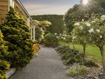 Spacious lifestyle, shedding and income