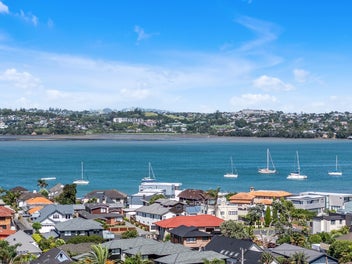 Last chance to view - Auction 6pm, Tues 3 Feb!