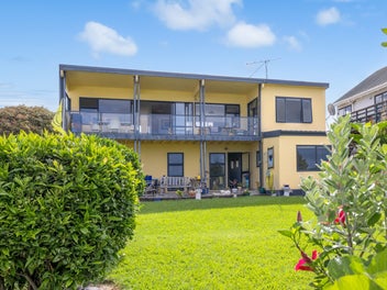 Comfort, Style and Location!