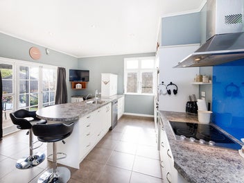 Spacious Entertainer's Delight in Marton