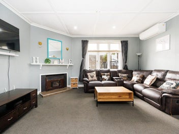 Spacious Entertainer's Delight in Marton