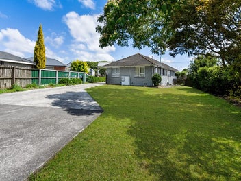 Solid, Sunny & Superbly Located