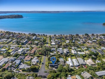 Stylish single level living by the beach