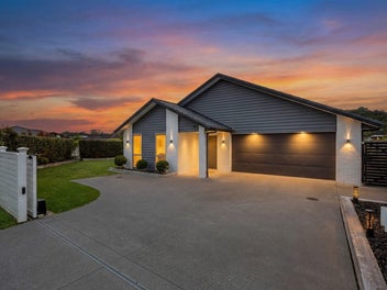 OUTRAGEOUSLY SPECTACULAR CORNER SITE AND LARGE