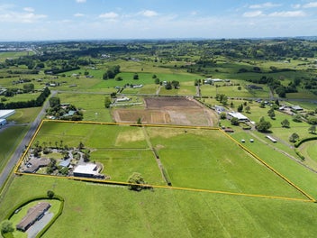 WHERE COUNTRY LIVING MEETS CONVENIENCE