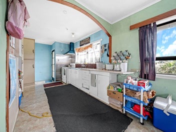 Unlock Potential—Your Next Do-Up Project!