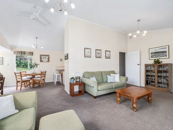 18 Florio Terrace - A Family Haven in Tawa
