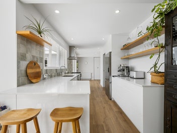 Stylish, Sunny & Single-Level Living